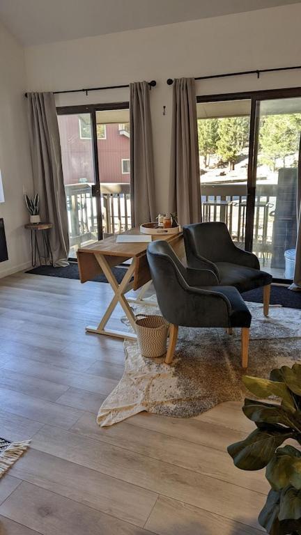 Cozy Condo Walking Distance To Village And Gondola W/ Pool/ Jacuzzi Sleeps 4. Mammoth Lakes Dış mekan fotoğraf